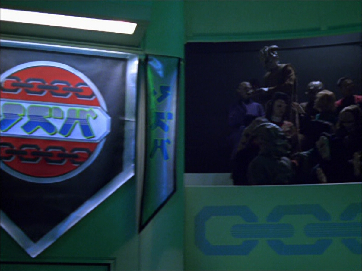 extant_StarTrek_VOY_6x15-Tsunkatse_00009.jpg
