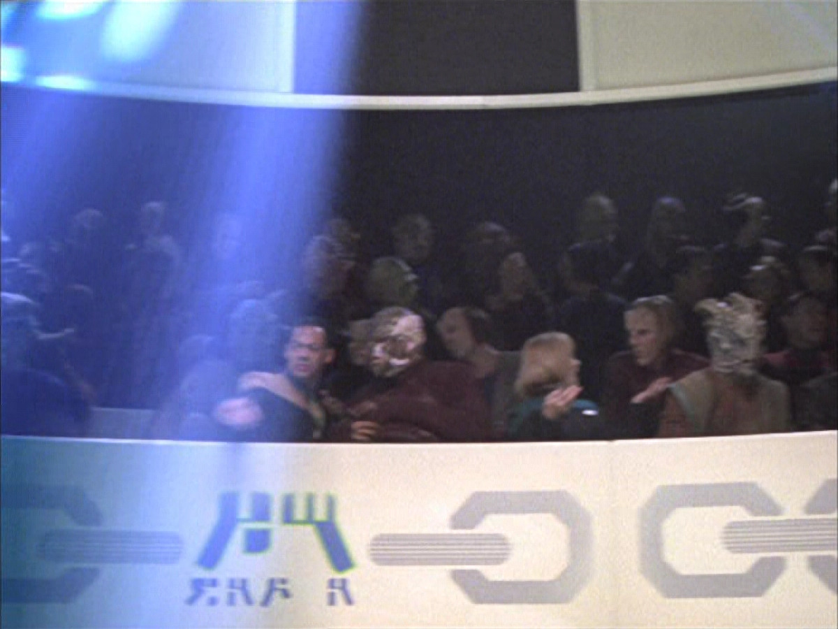 extant_StarTrek_VOY_6x15-Tsunkatse_00024.jpg
