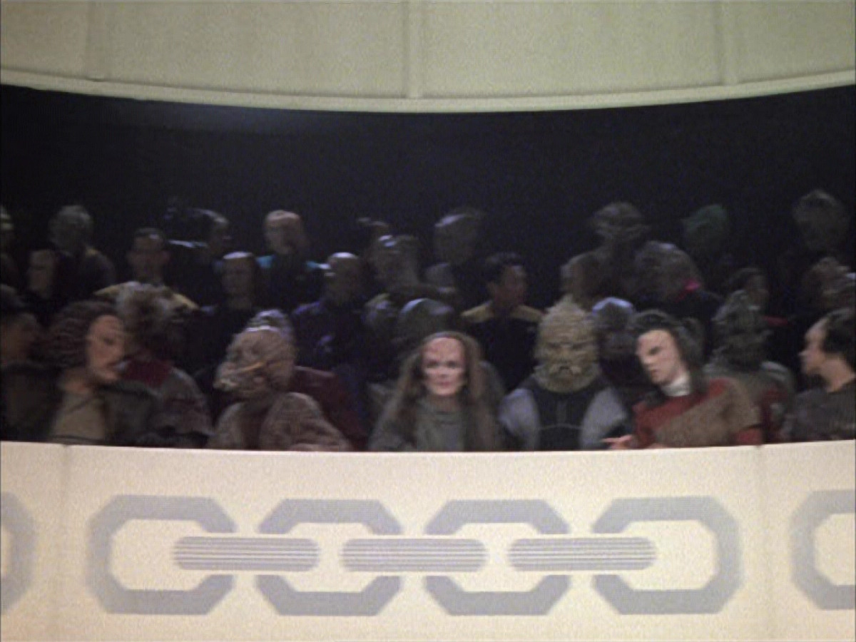 extant_StarTrek_VOY_6x15-Tsunkatse_00031.jpg