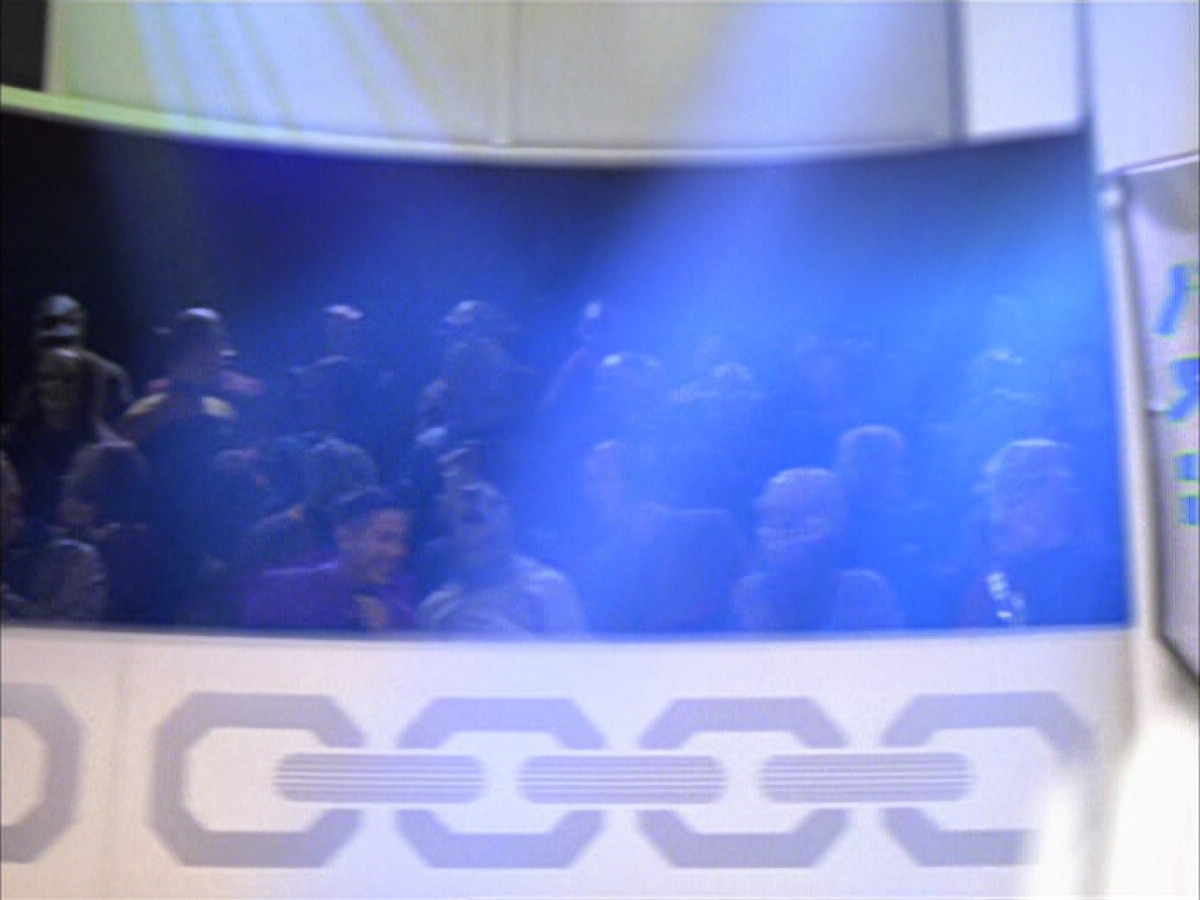 extant_StarTrek_VOY_6x15-Tsunkatse_00036.jpg