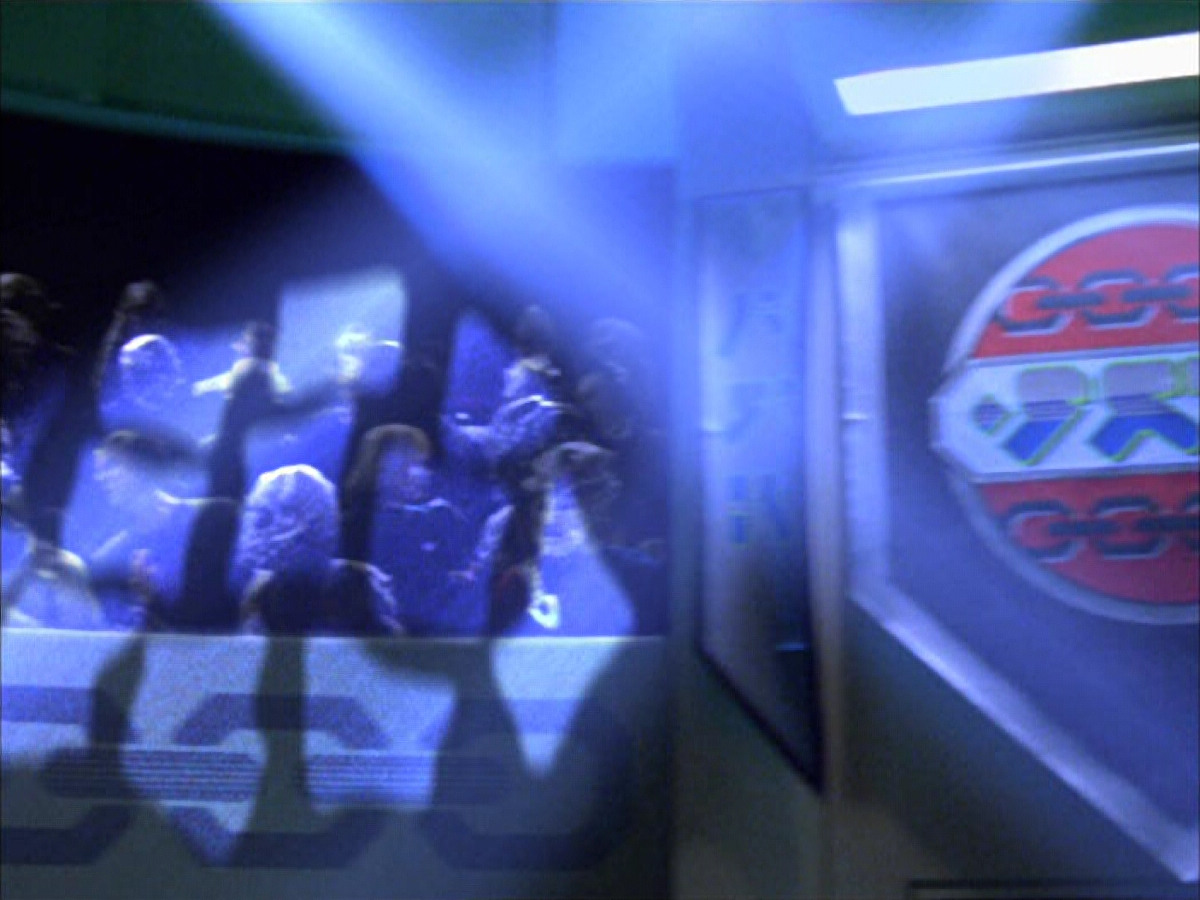 extant_StarTrek_VOY_6x15-Tsunkatse_00037.jpg