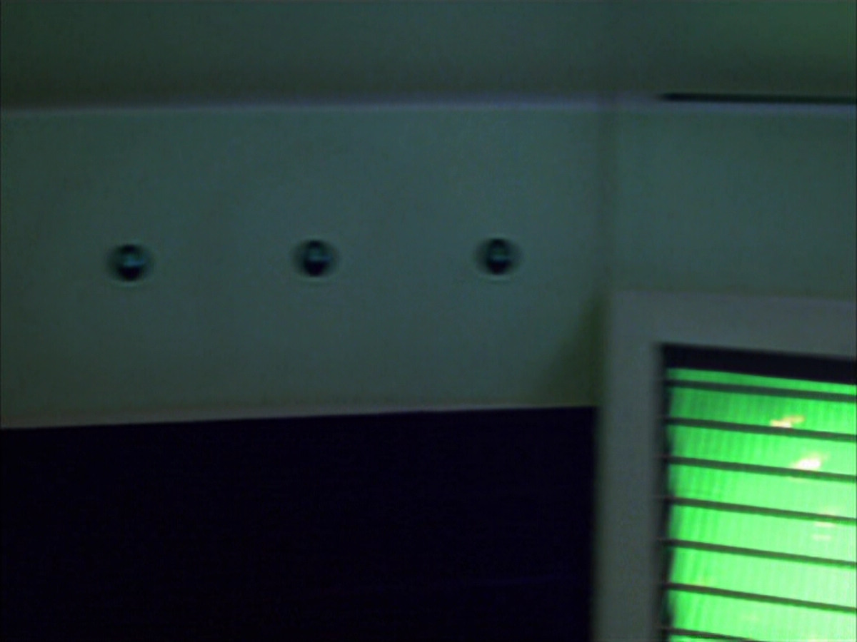 extant_StarTrek_VOY_6x15-Tsunkatse_00043.jpg