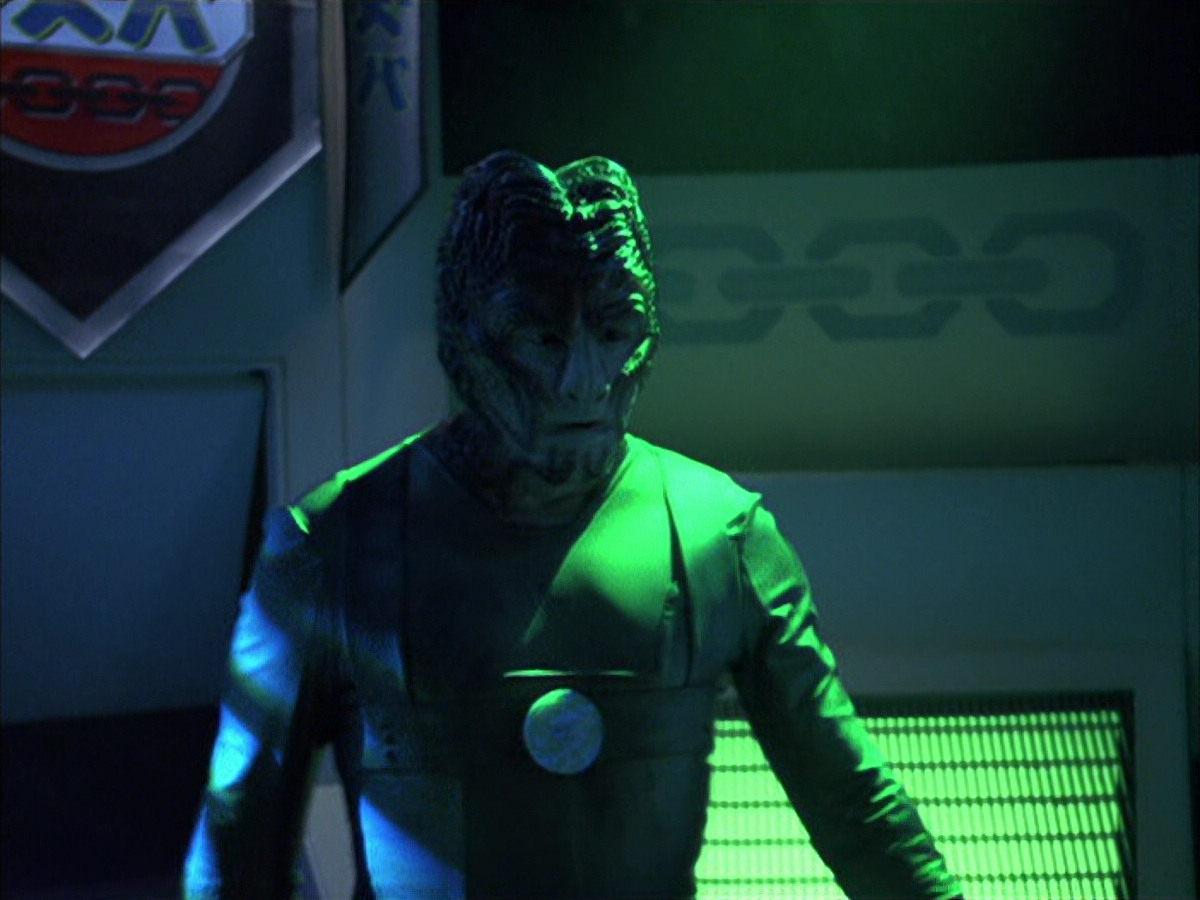 extant_StarTrek_VOY_6x15-Tsunkatse_00091.jpg