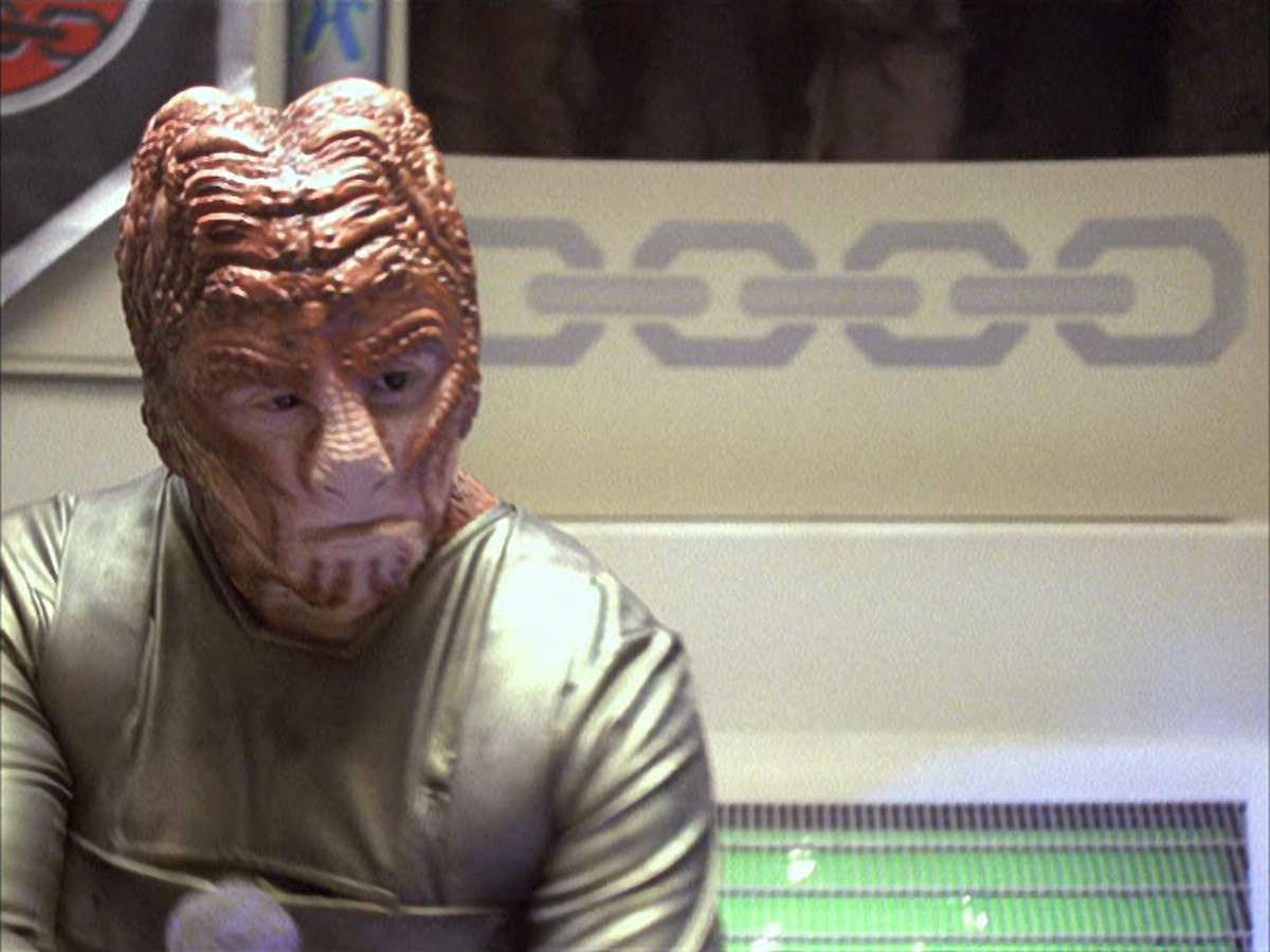 extant_StarTrek_VOY_6x15-Tsunkatse_00109.jpg