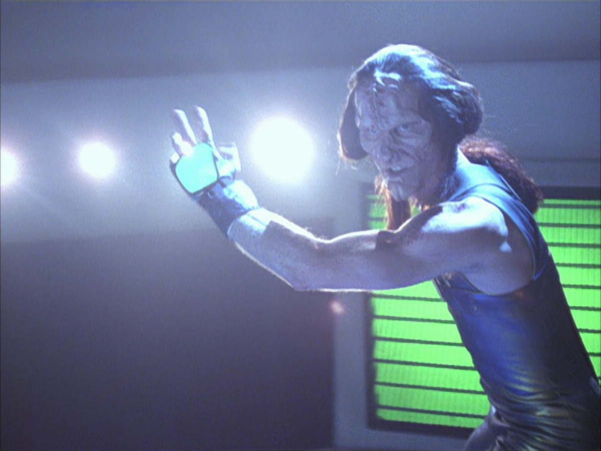 extant_StarTrek_VOY_6x15-Tsunkatse_00124.jpg