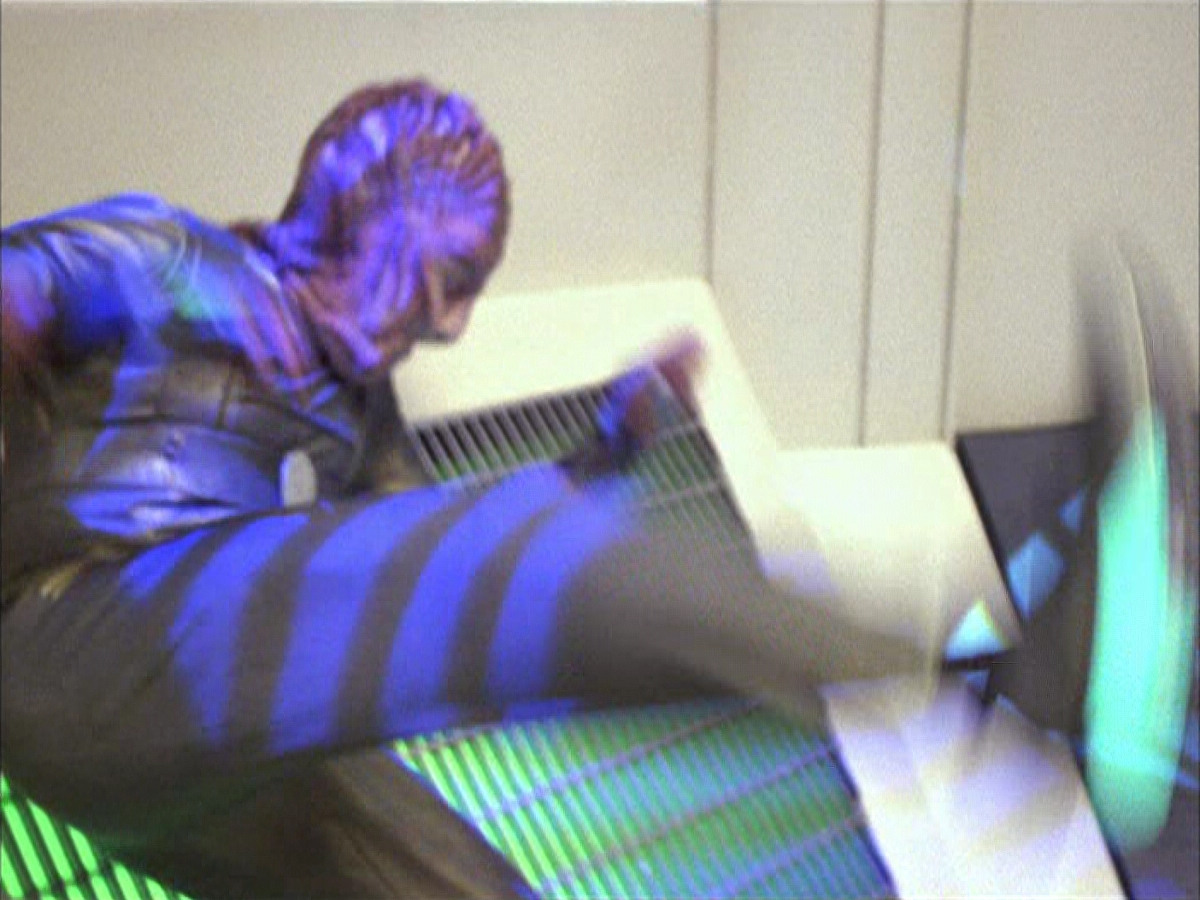 extant_StarTrek_VOY_6x15-Tsunkatse_00159.jpg