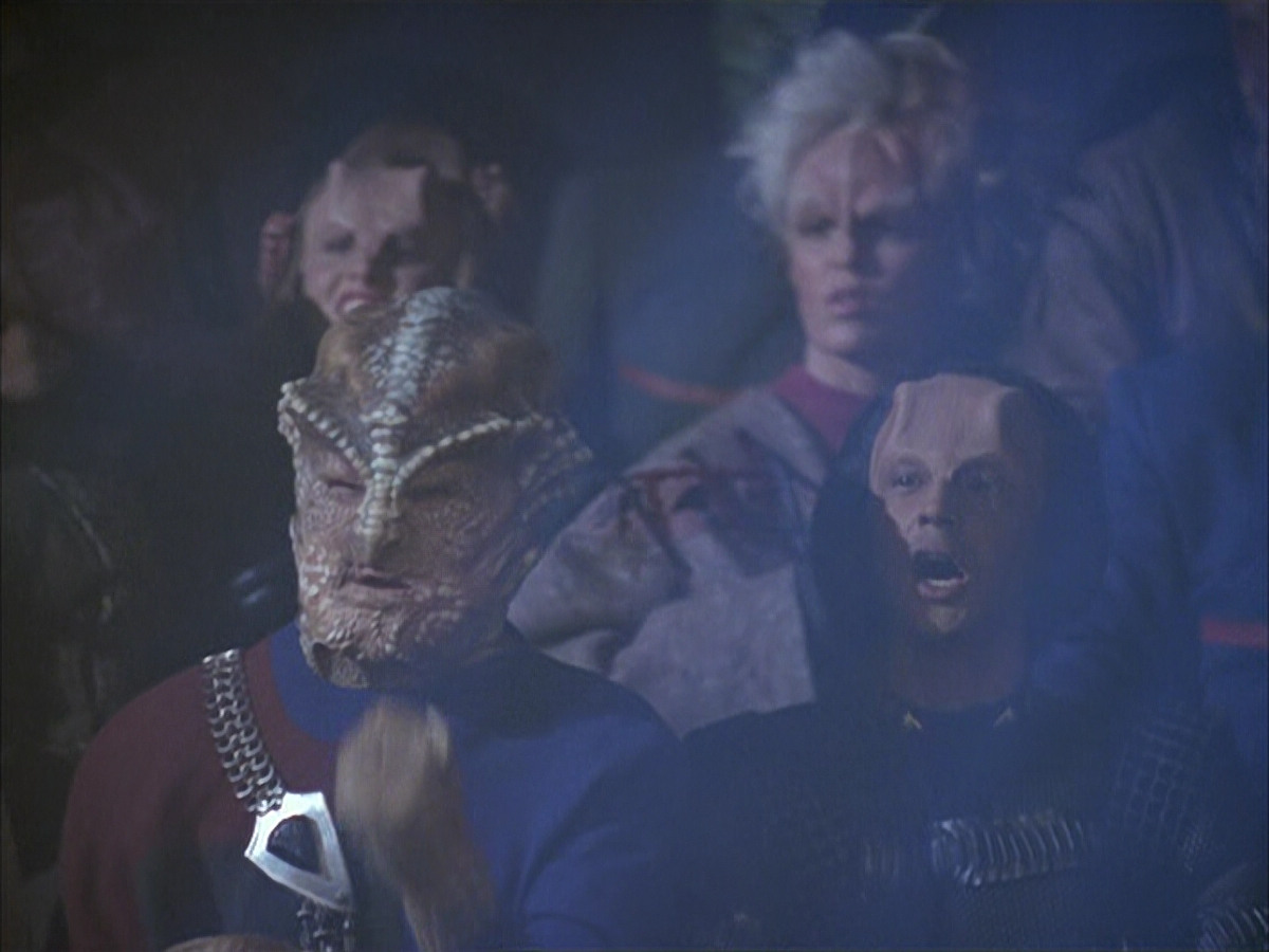 extant_StarTrek_VOY_6x15-Tsunkatse_00161.jpg