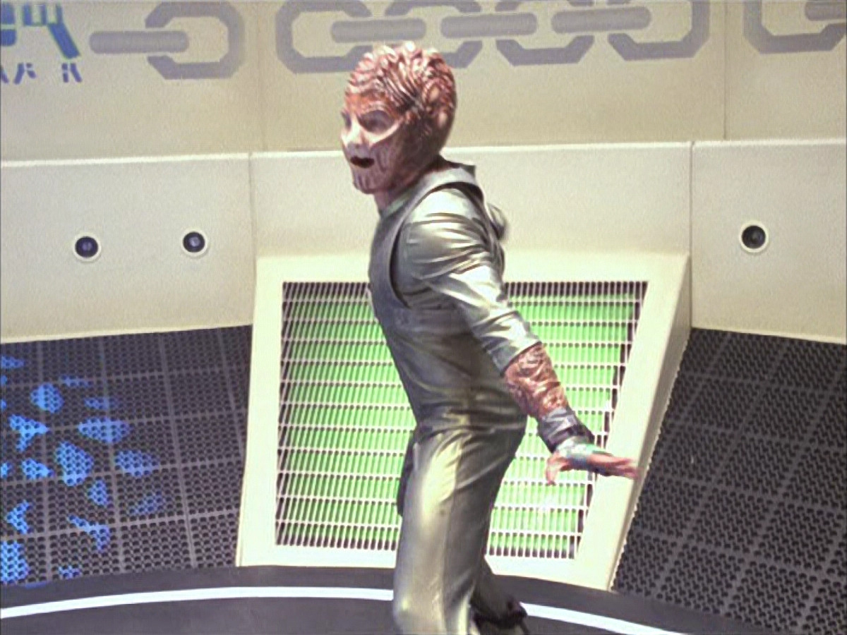 extant_StarTrek_VOY_6x15-Tsunkatse_00167.jpg