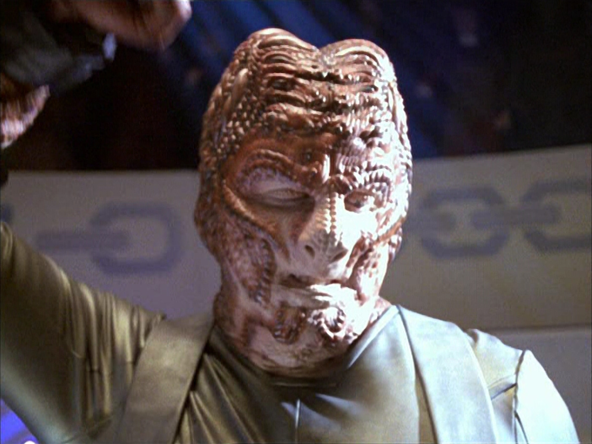 extant_StarTrek_VOY_6x15-Tsunkatse_00197.jpg