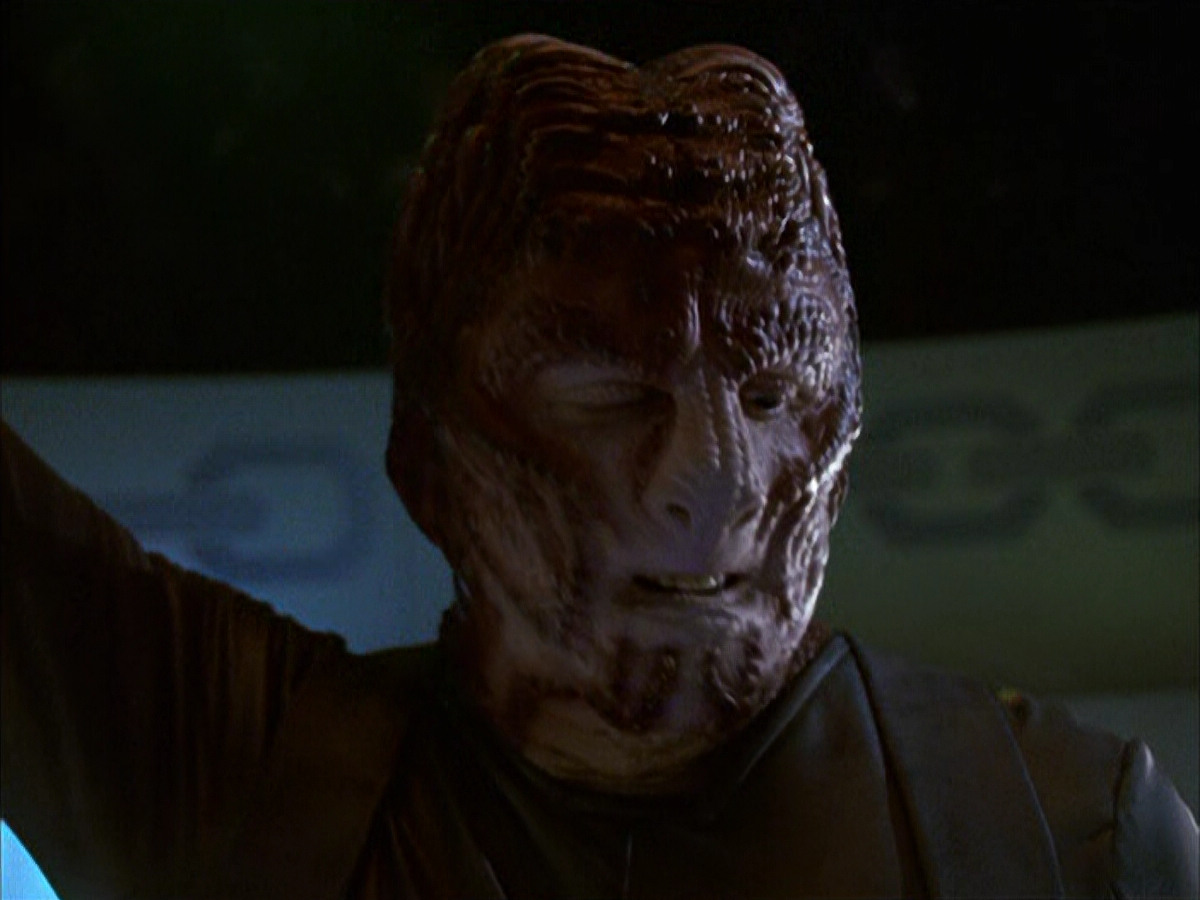 extant_StarTrek_VOY_6x15-Tsunkatse_00198.jpg
