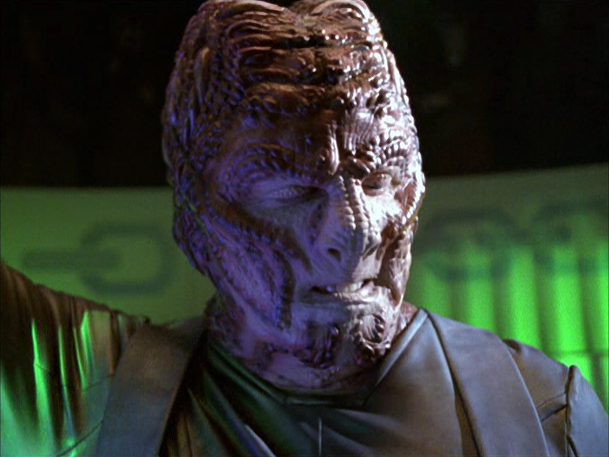 extant_StarTrek_VOY_6x15-Tsunkatse_00200.jpg