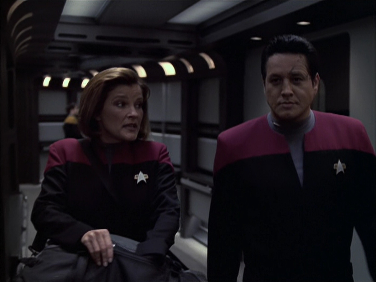 extant_StarTrek_VOY_6x15-Tsunkatse_00386.jpg