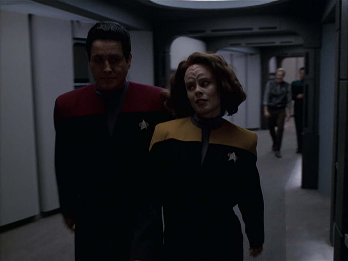 extant_StarTrek_VOY_6x15-Tsunkatse_00453.jpg