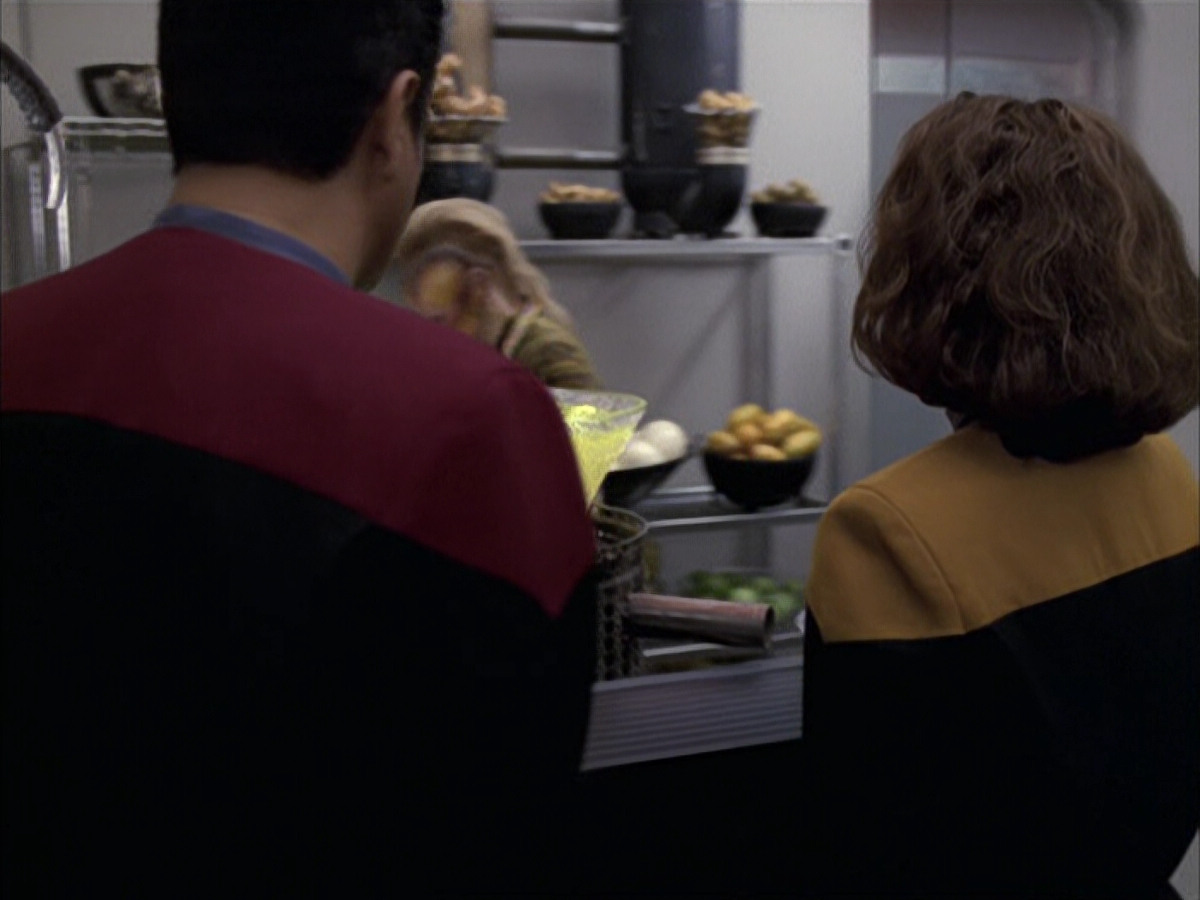 extant_StarTrek_VOY_6x15-Tsunkatse_00465.jpg