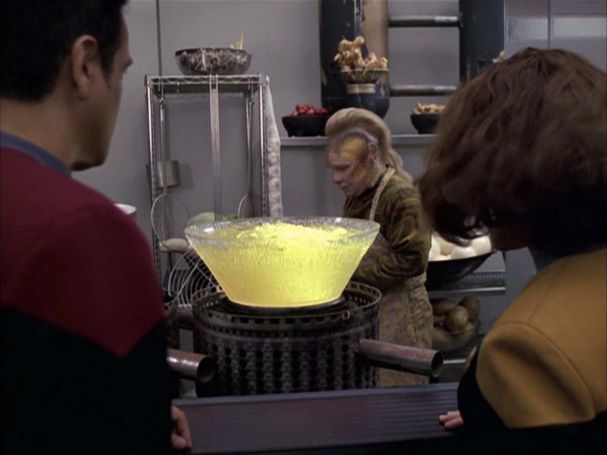 extant_StarTrek_VOY_6x15-Tsunkatse_00467.jpg