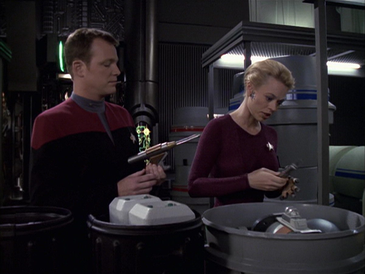 extant_StarTrek_VOY_6x15-Tsunkatse_00635.jpg