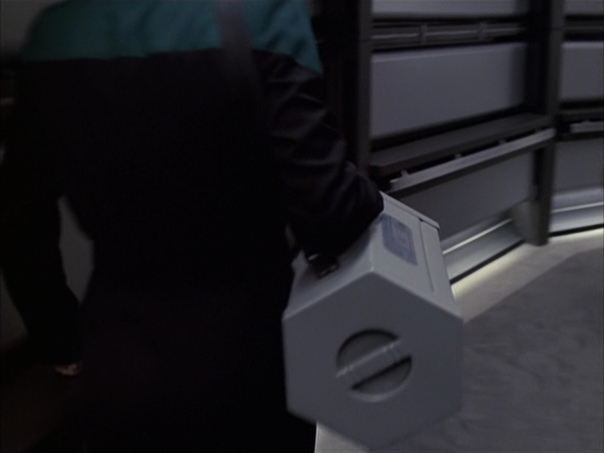 extant_StarTrek_VOY_6x15-Tsunkatse_00678.jpg