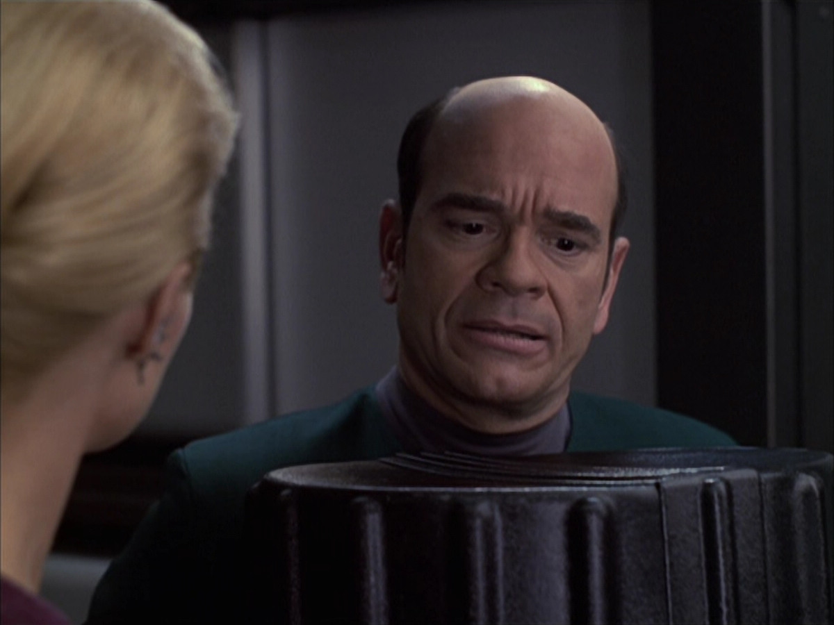 extant_StarTrek_VOY_6x15-Tsunkatse_00759.jpg
