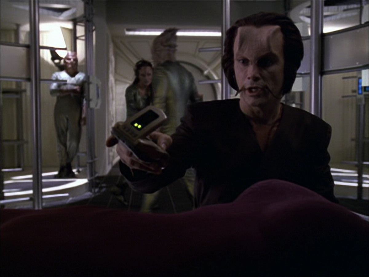 extant_StarTrek_VOY_6x15-Tsunkatse_00933.jpg