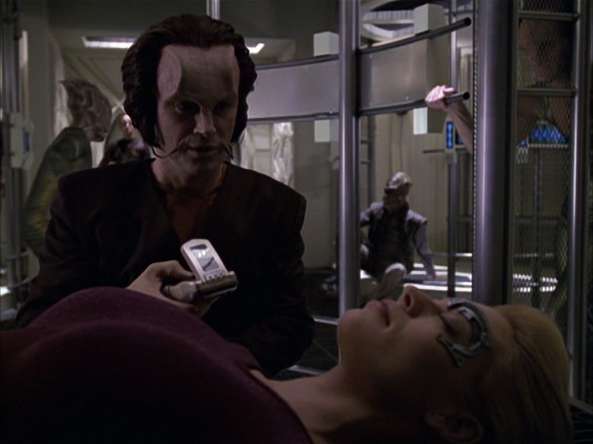 extant_StarTrek_VOY_6x15-Tsunkatse_00938.jpg