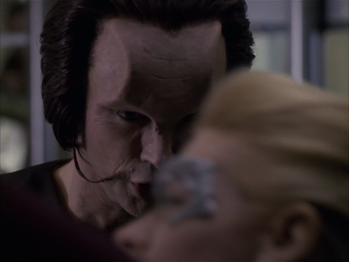 extant_StarTrek_VOY_6x15-Tsunkatse_00944.jpg