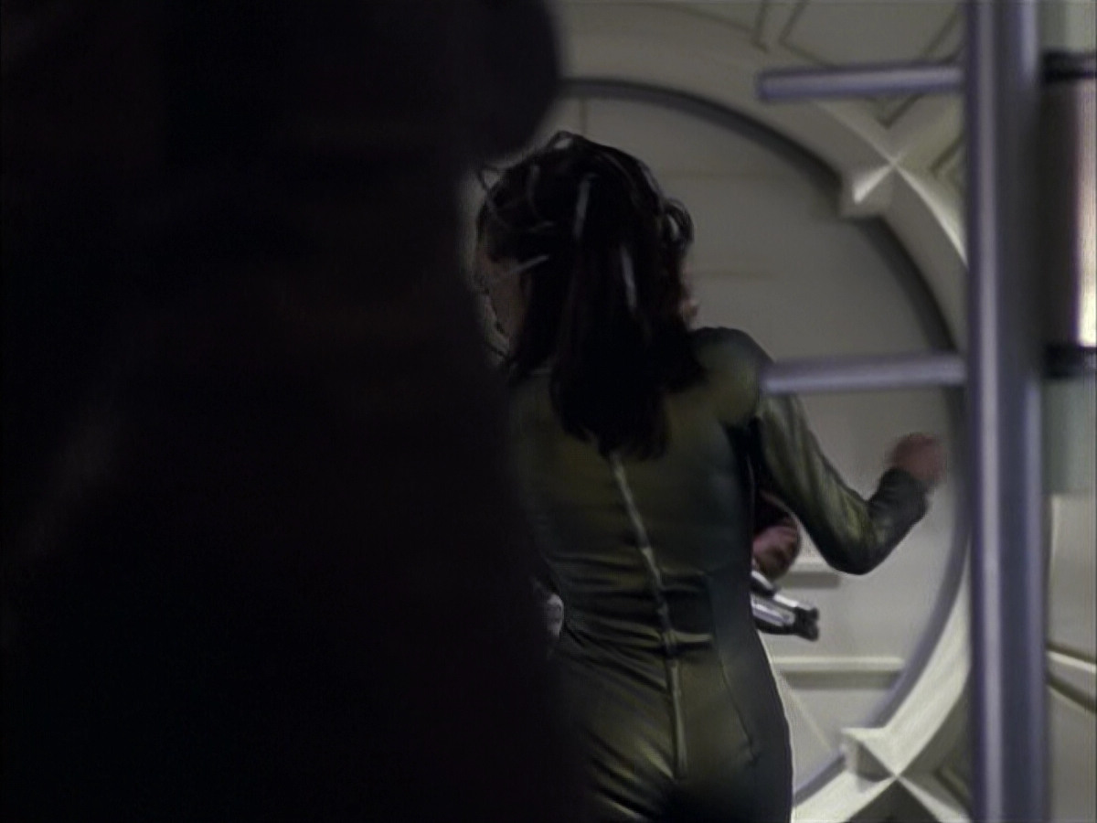 extant_StarTrek_VOY_6x15-Tsunkatse_00954.jpg