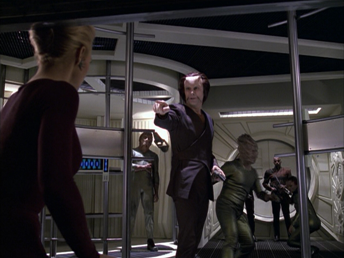 extant_StarTrek_VOY_6x15-Tsunkatse_00964.jpg