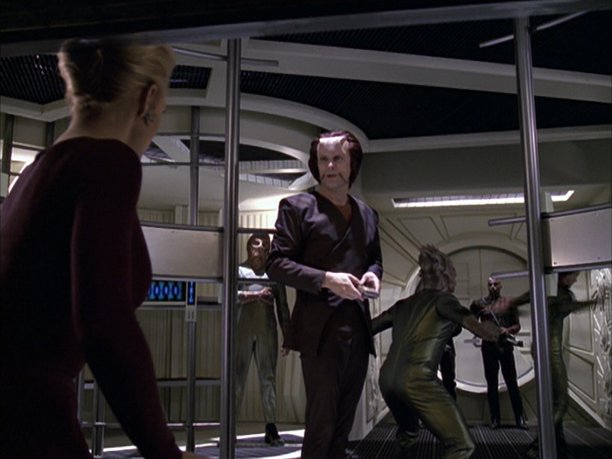 extant_StarTrek_VOY_6x15-Tsunkatse_00968.jpg