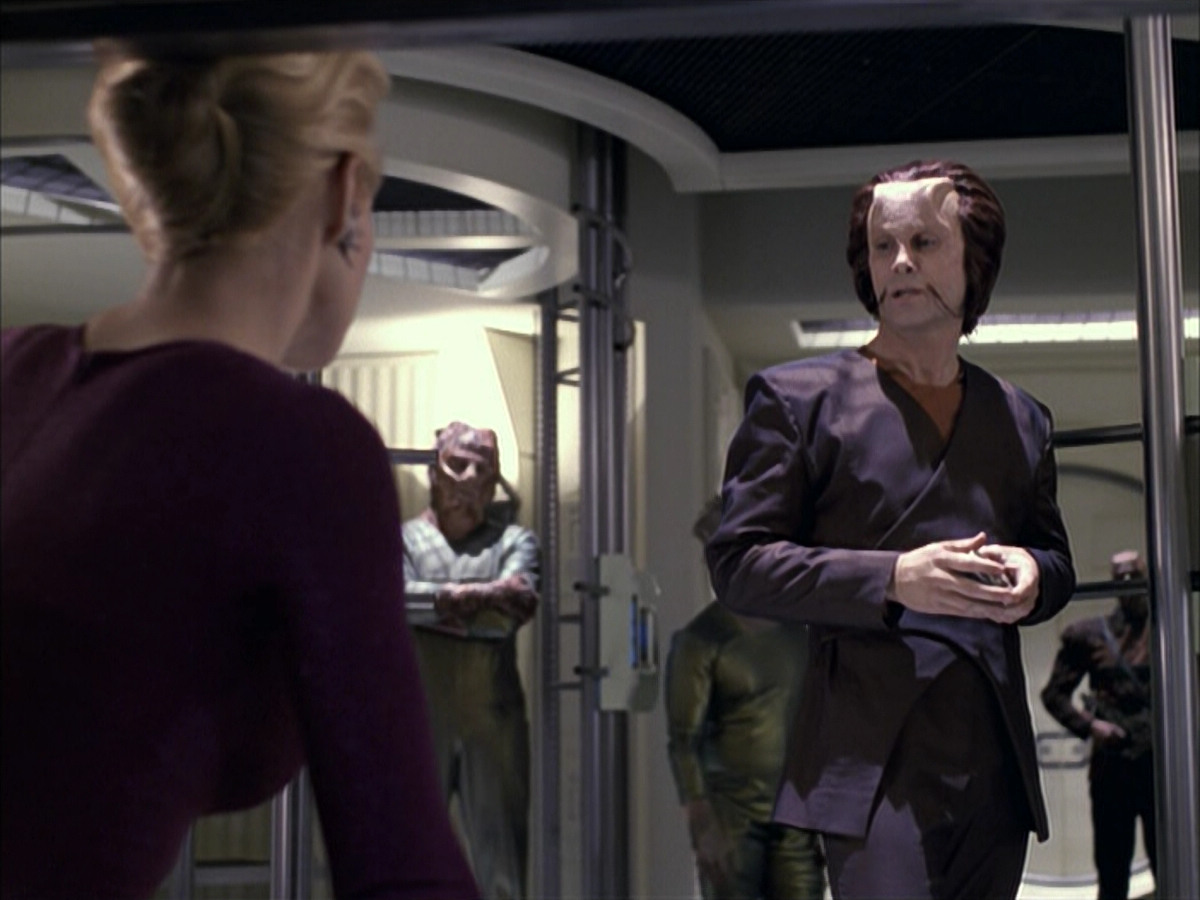 extant_StarTrek_VOY_6x15-Tsunkatse_00984.jpg