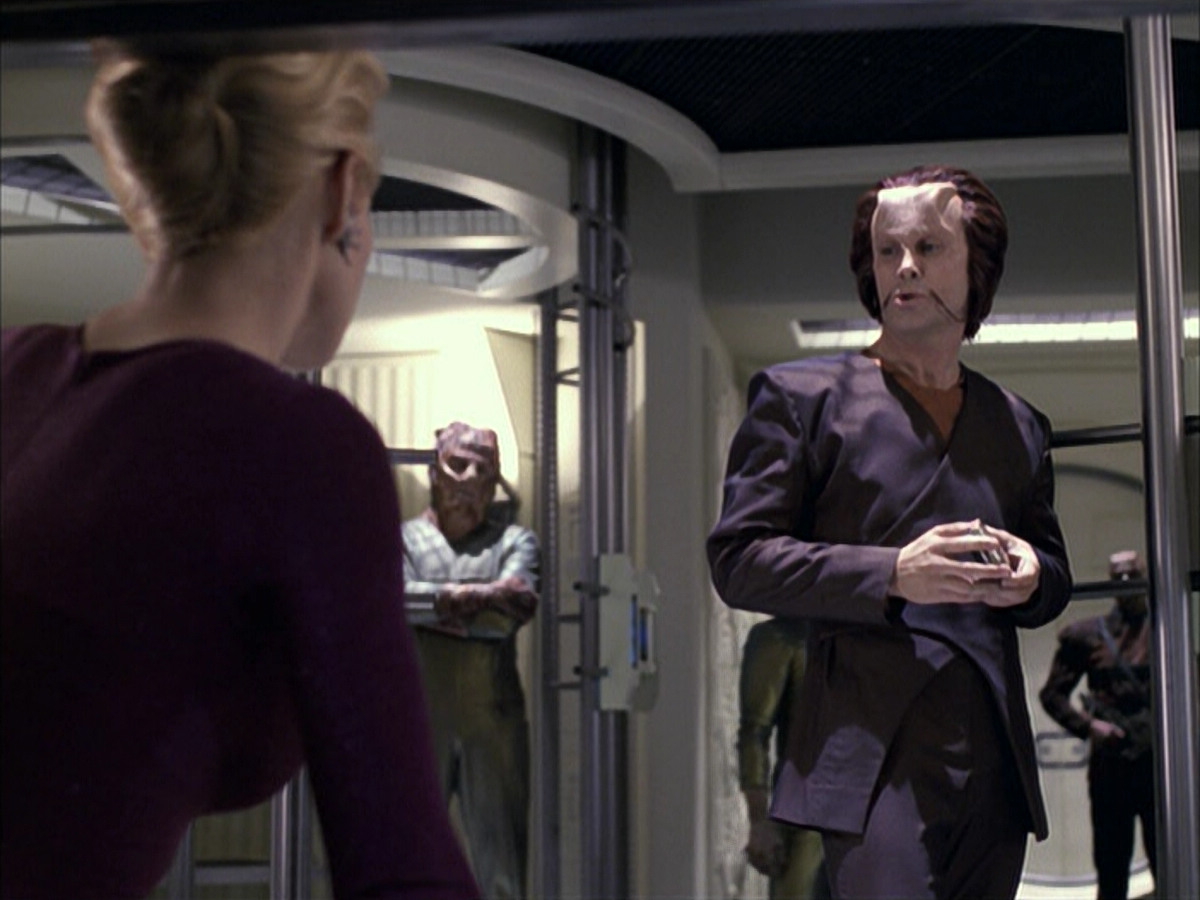 extant_StarTrek_VOY_6x15-Tsunkatse_00985.jpg