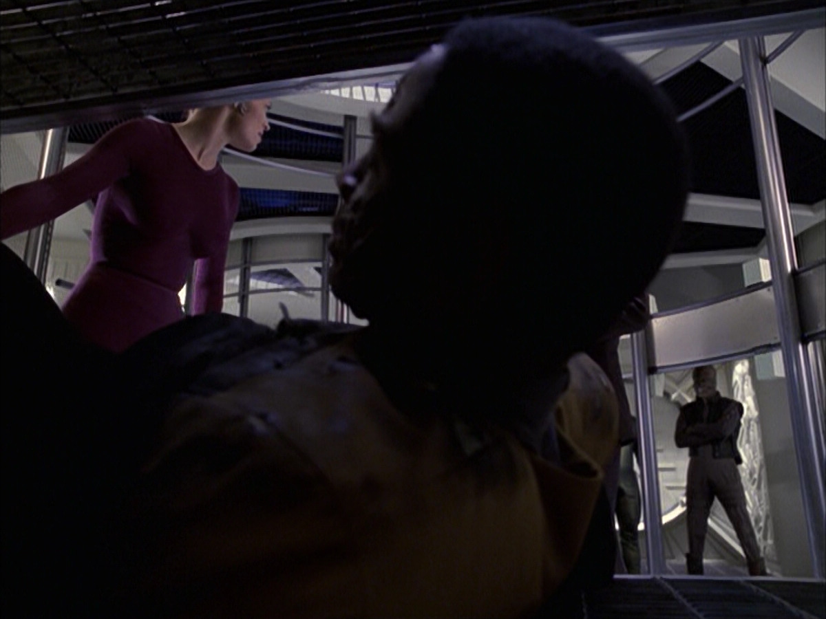 extant_StarTrek_VOY_6x15-Tsunkatse_01053.jpg