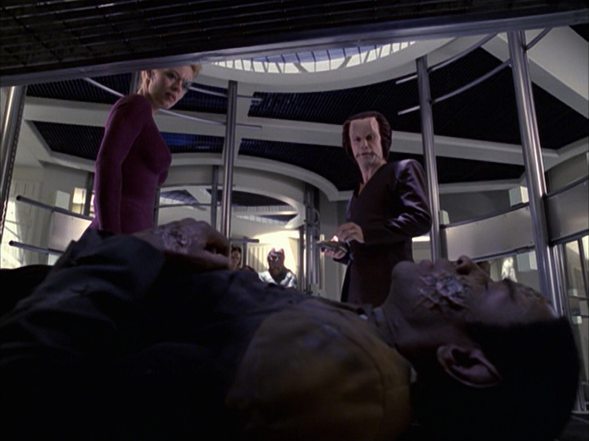 extant_StarTrek_VOY_6x15-Tsunkatse_01077.jpg