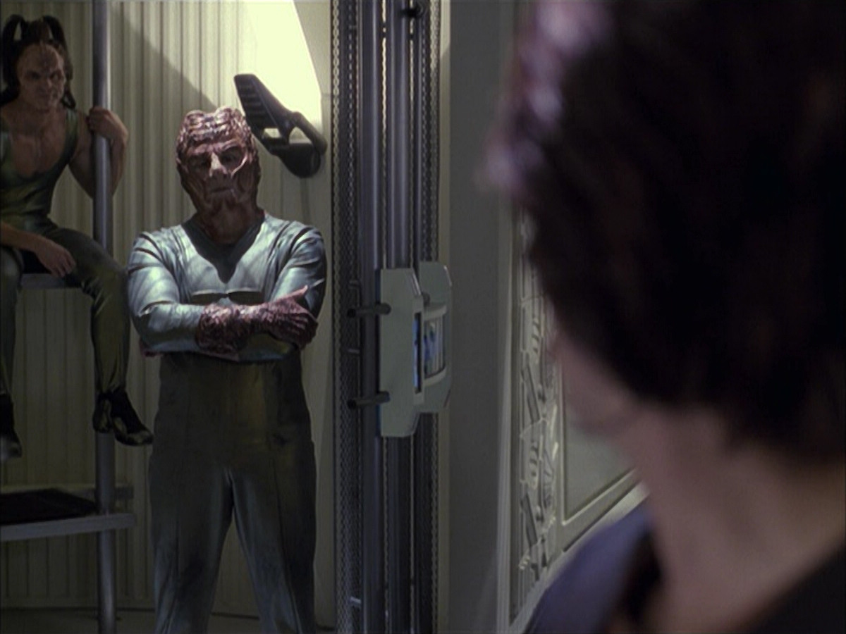 extant_StarTrek_VOY_6x15-Tsunkatse_01107.jpg