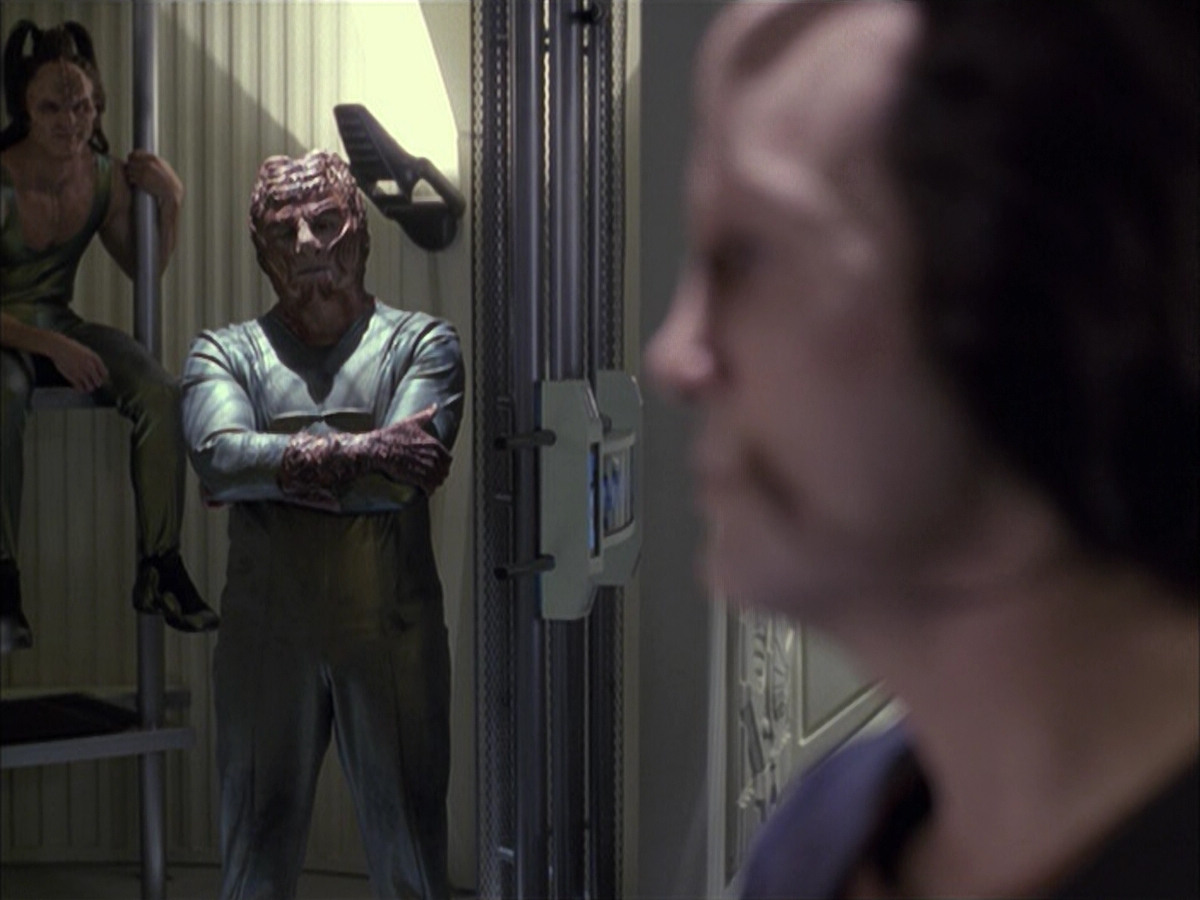 extant_StarTrek_VOY_6x15-Tsunkatse_01110.jpg