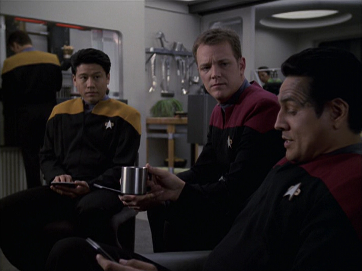 extant_StarTrek_VOY_6x15-Tsunkatse_01166.jpg
