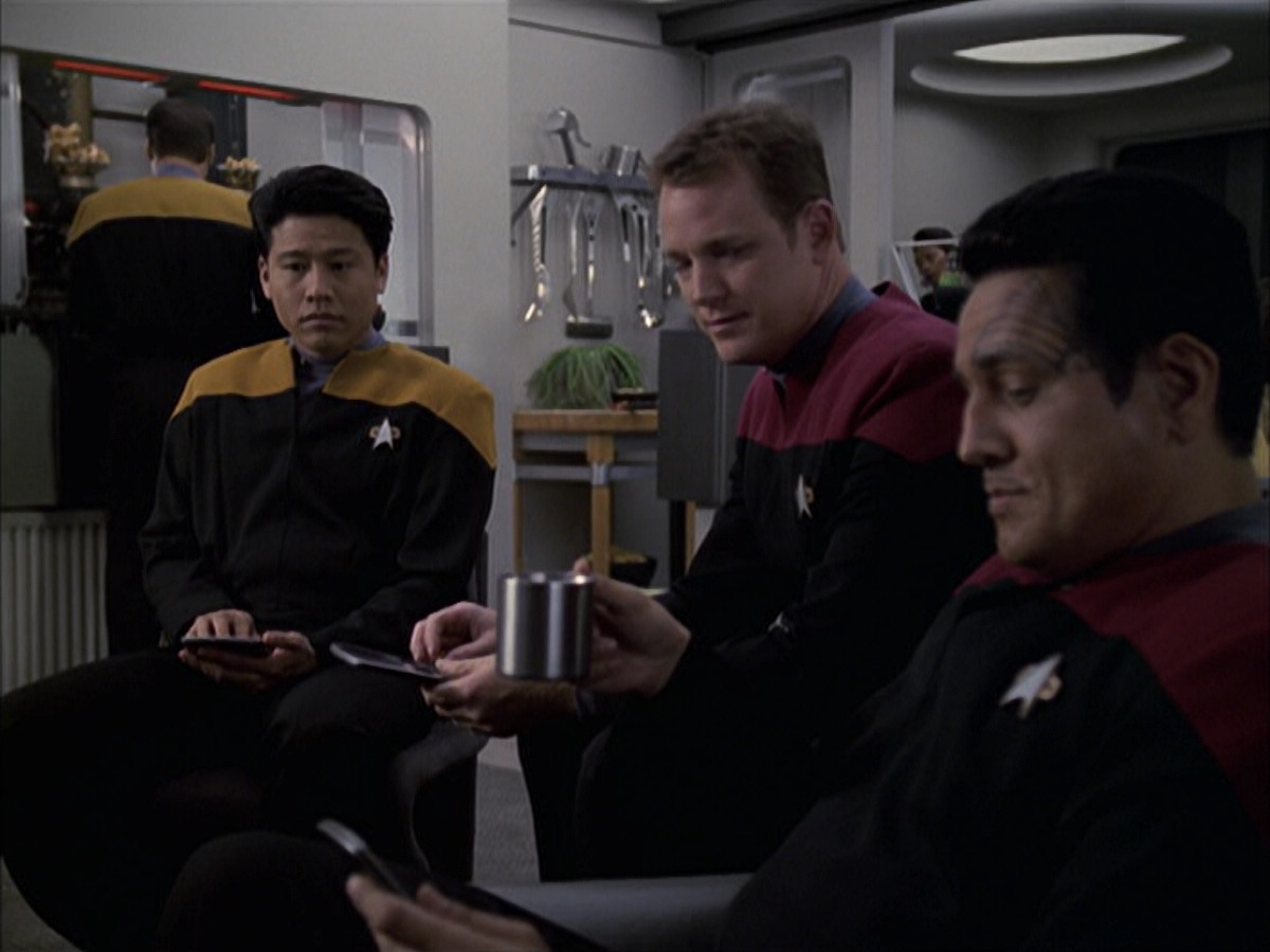 extant_StarTrek_VOY_6x15-Tsunkatse_01169.jpg