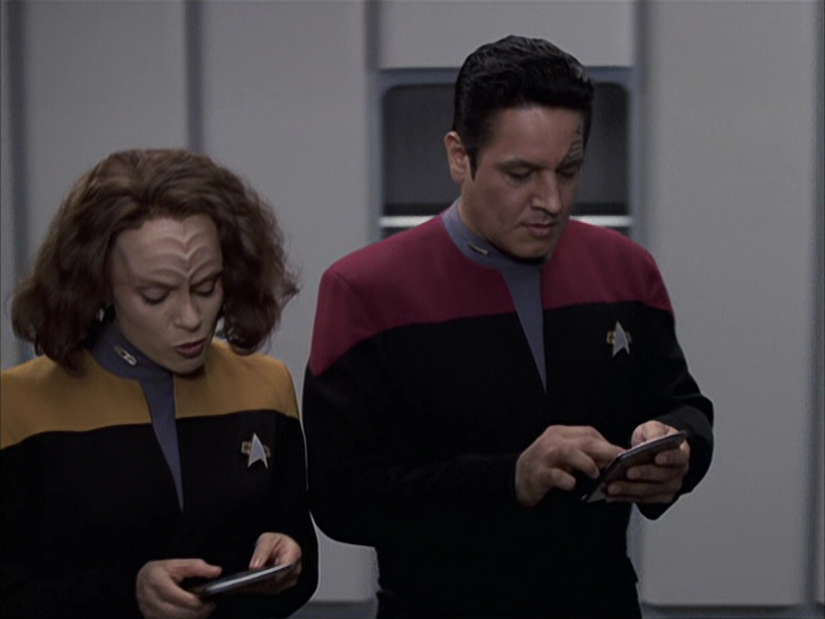 extant_StarTrek_VOY_6x15-Tsunkatse_01247.jpg