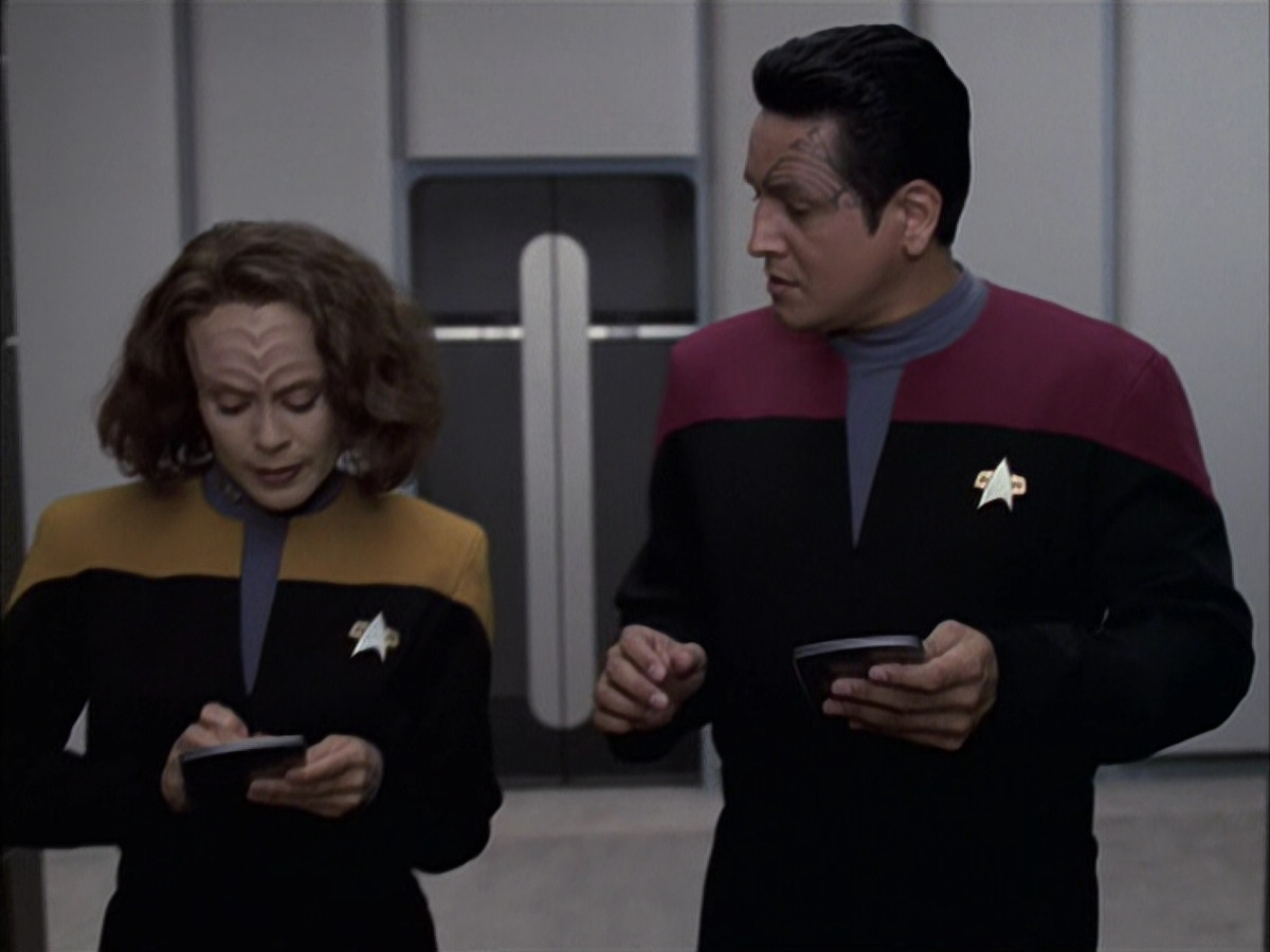 extant_StarTrek_VOY_6x15-Tsunkatse_01249.jpg