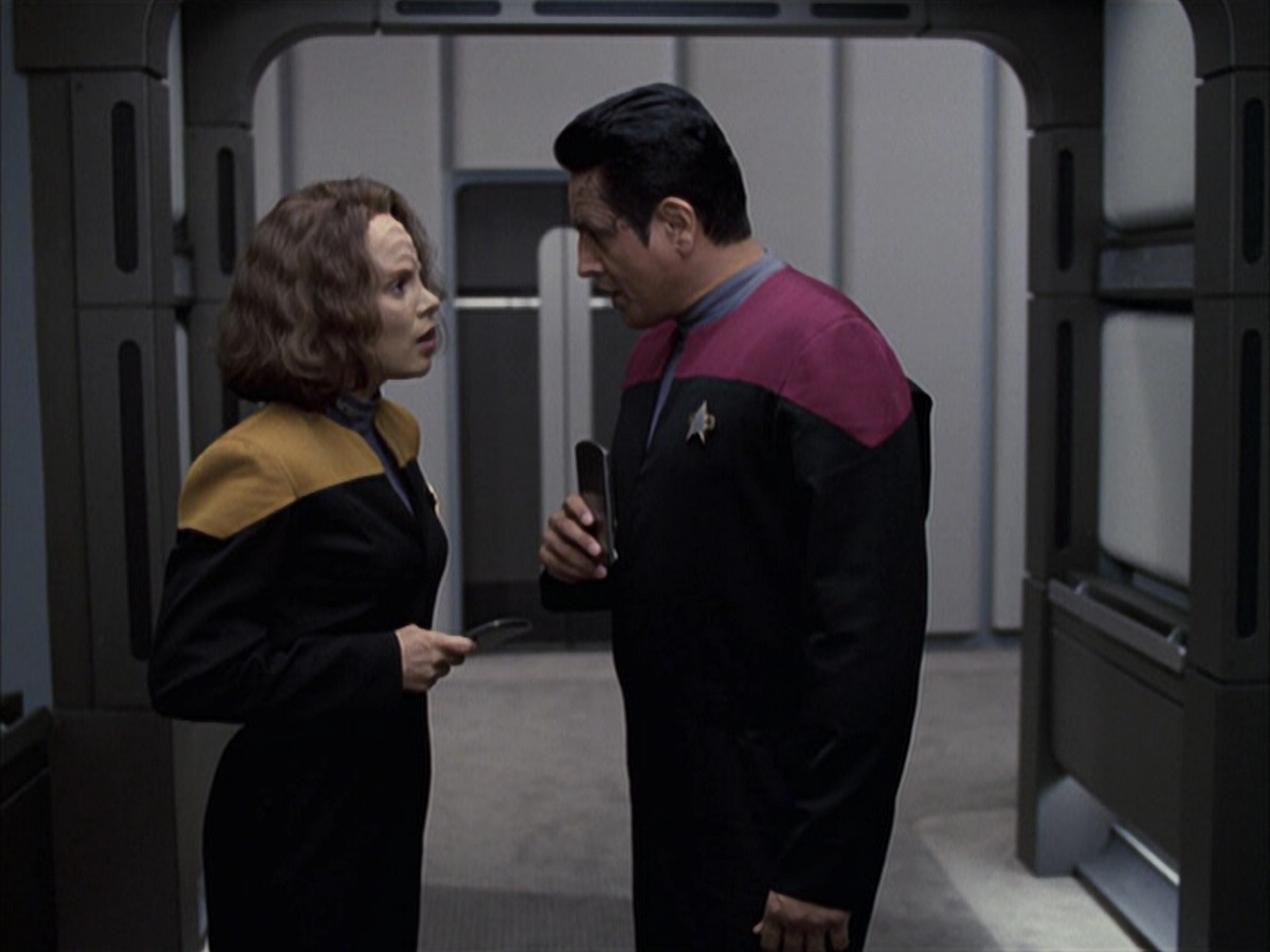 extant_StarTrek_VOY_6x15-Tsunkatse_01258.jpg