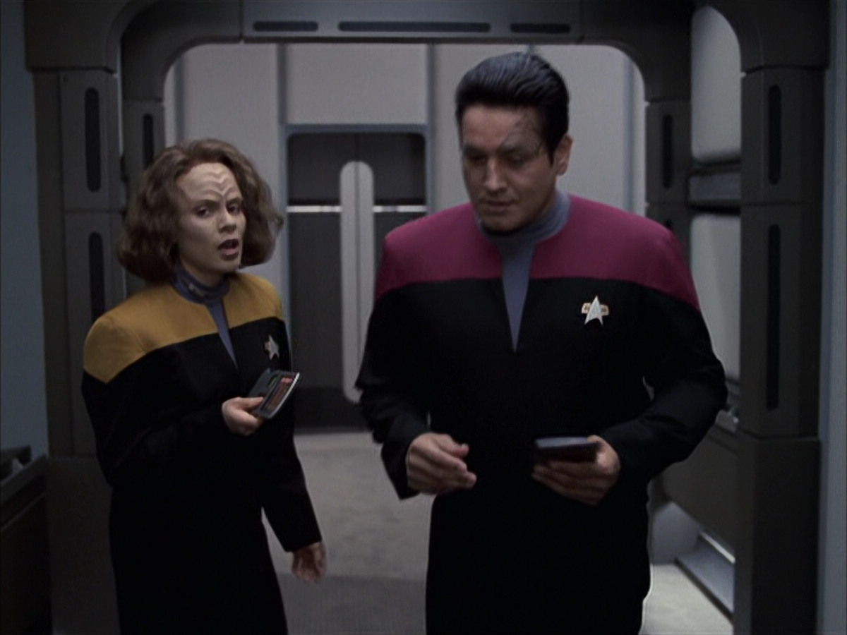 extant_StarTrek_VOY_6x15-Tsunkatse_01268.jpg