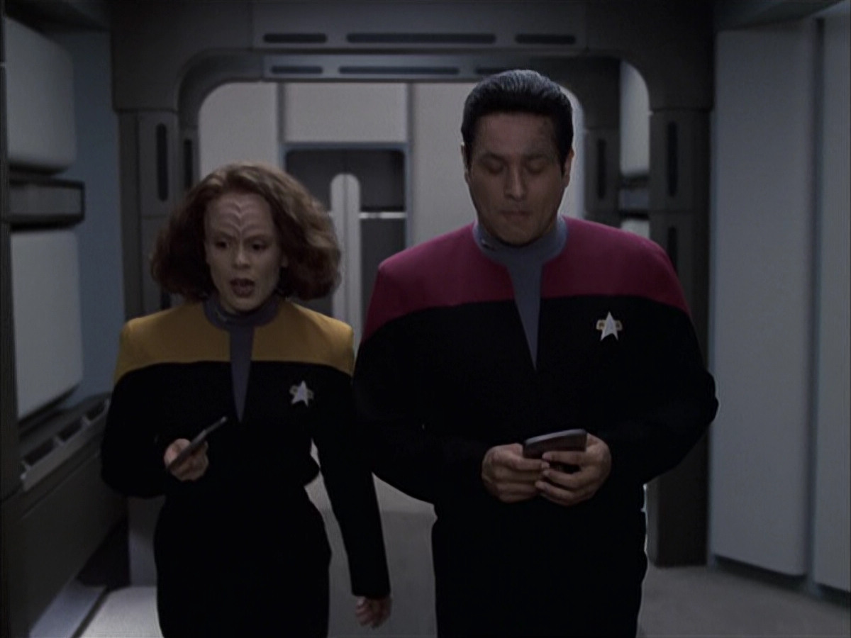 extant_StarTrek_VOY_6x15-Tsunkatse_01270.jpg