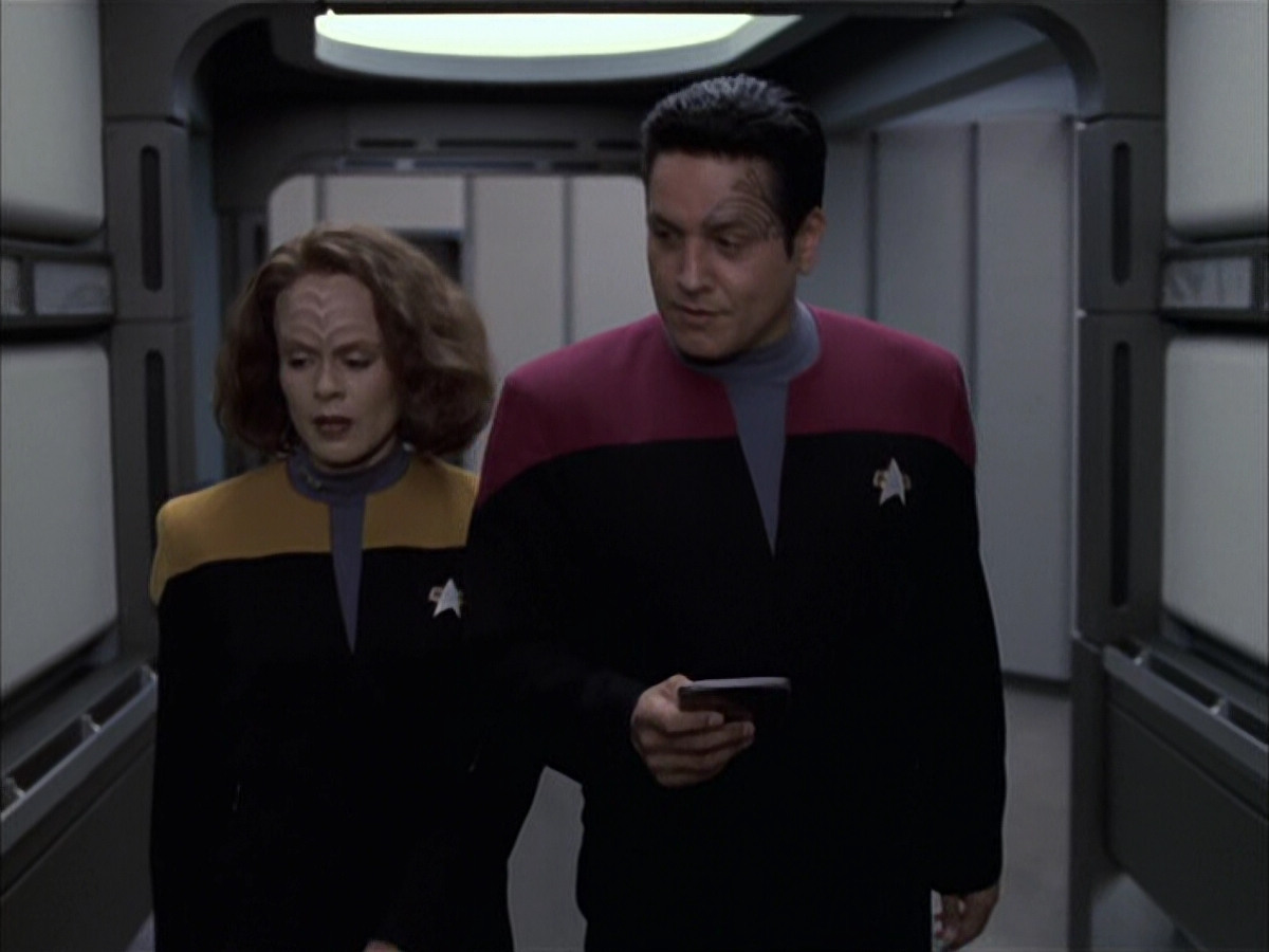 extant_StarTrek_VOY_6x15-Tsunkatse_01274.jpg