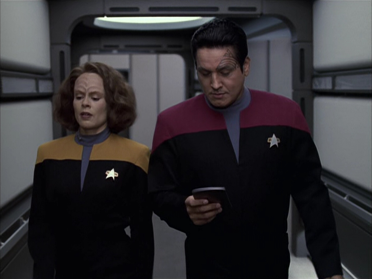 extant_StarTrek_VOY_6x15-Tsunkatse_01275.jpg