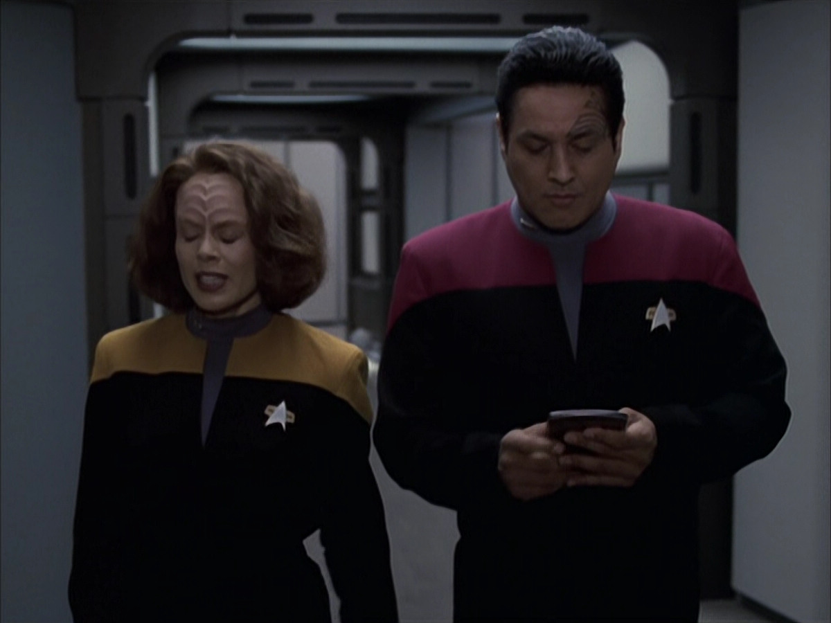 extant_StarTrek_VOY_6x15-Tsunkatse_01278.jpg