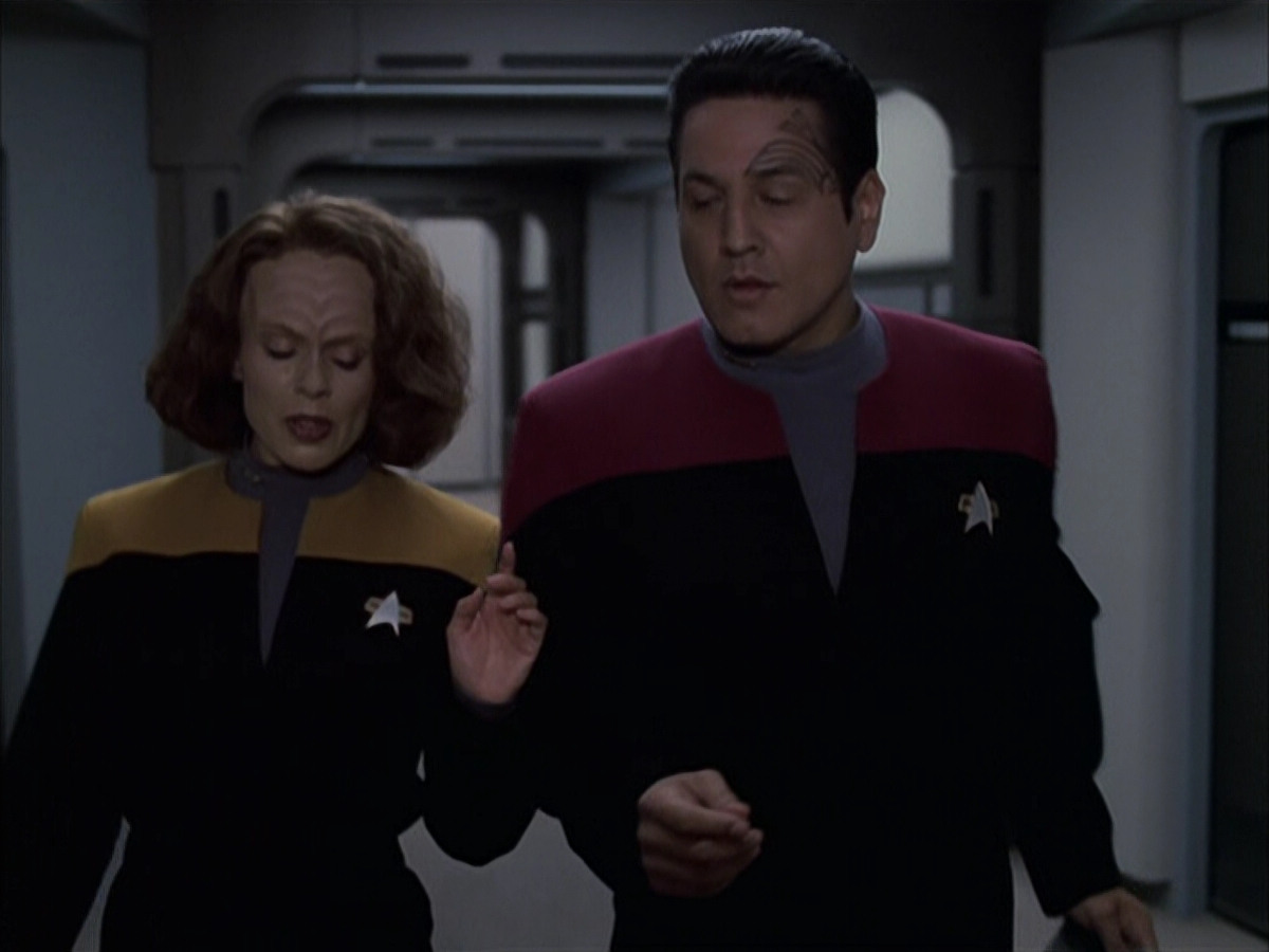 extant_StarTrek_VOY_6x15-Tsunkatse_01279.jpg