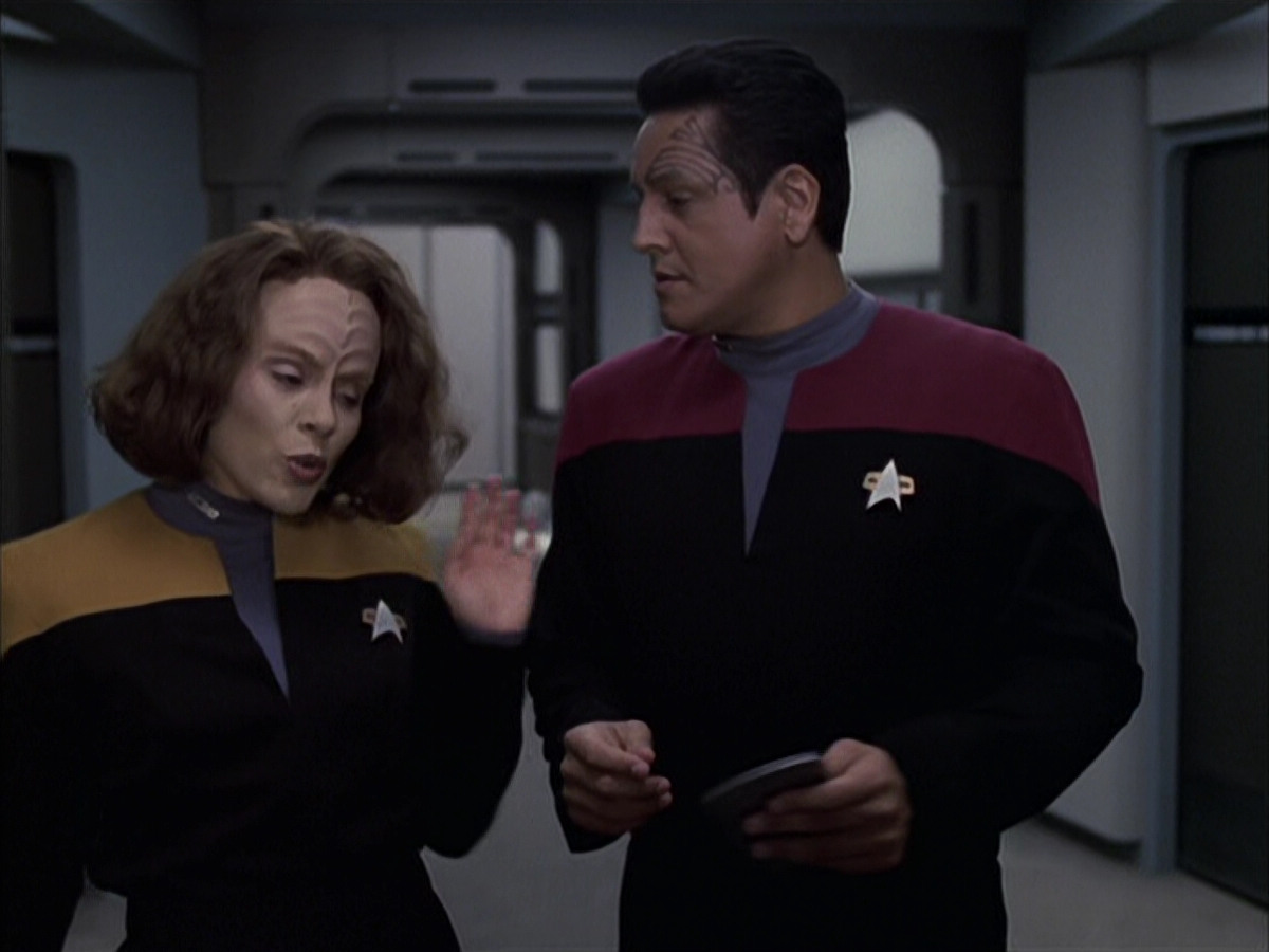 extant_StarTrek_VOY_6x15-Tsunkatse_01280.jpg