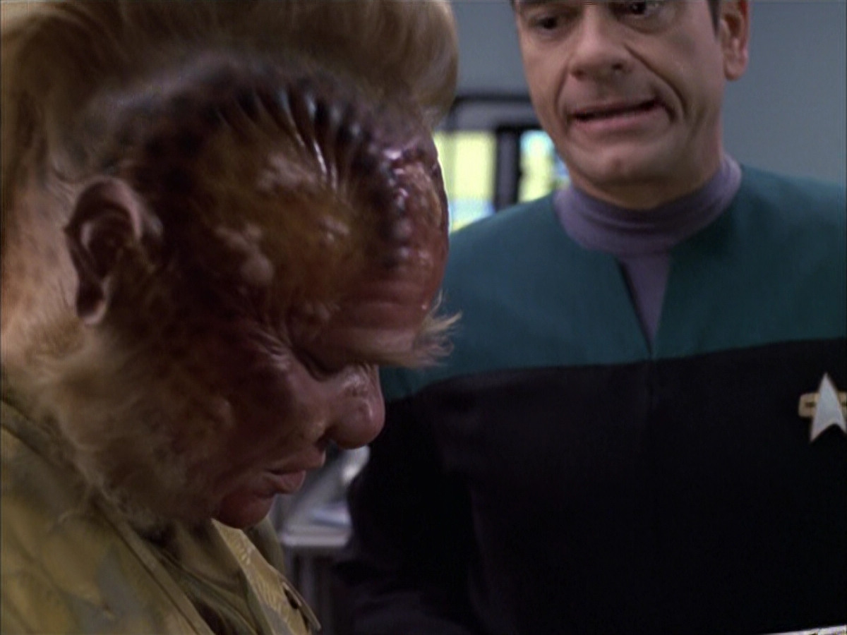 extant_StarTrek_VOY_6x15-Tsunkatse_01305.jpg