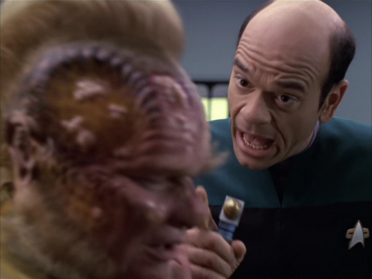 extant_StarTrek_VOY_6x15-Tsunkatse_01319.jpg