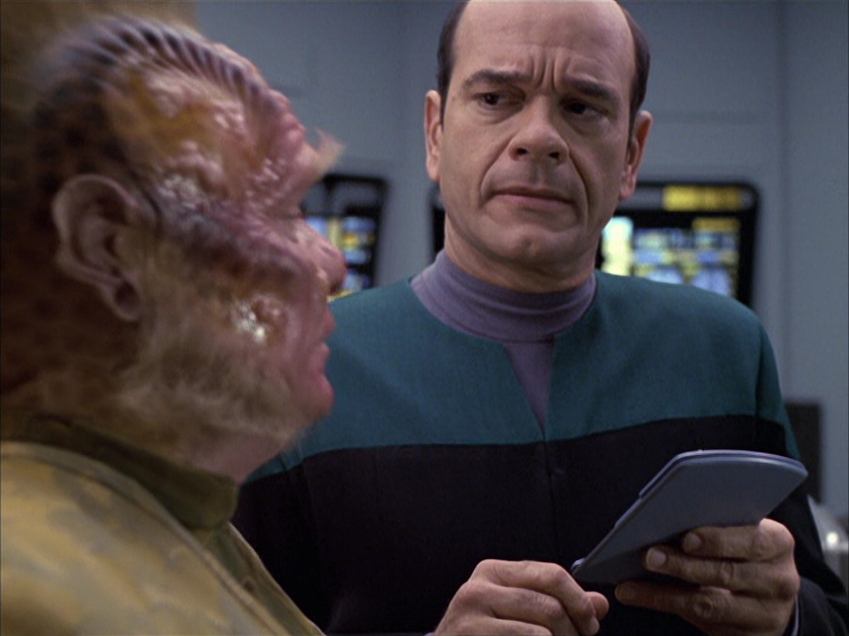 extant_StarTrek_VOY_6x15-Tsunkatse_01335.jpg