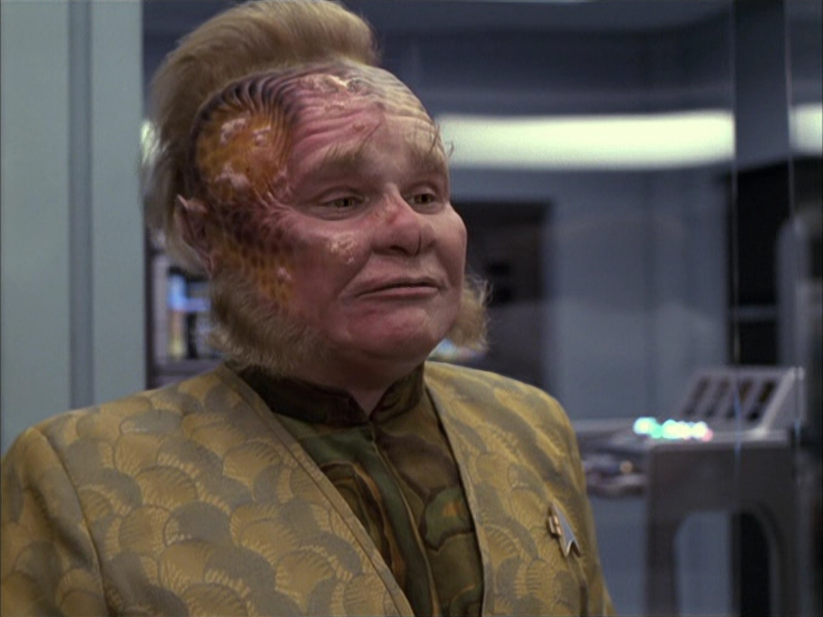 extant_StarTrek_VOY_6x15-Tsunkatse_01372.jpg